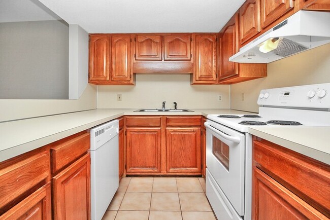 Building Photo - Northside Townhomes - 2 Bedroom 2.5 Bath