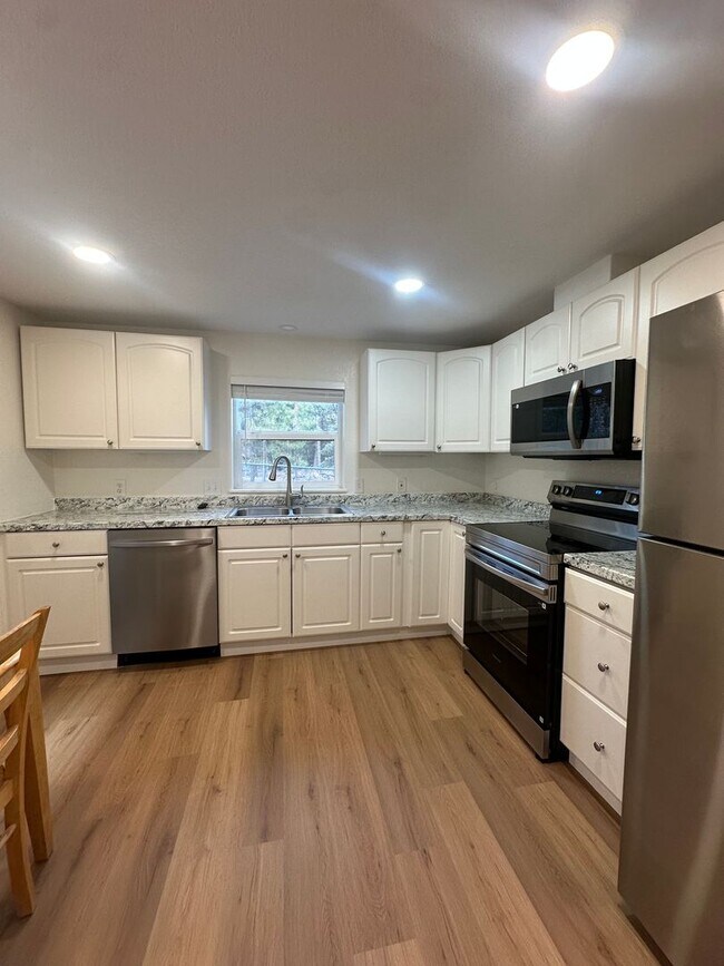 Building Photo - Completely Remodeled Home on 1 Acre in DRW