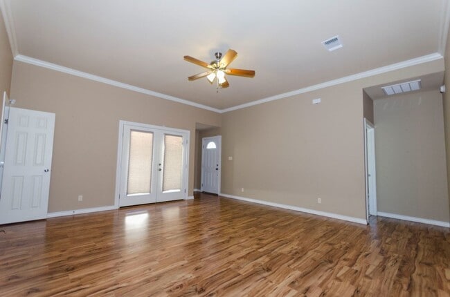 Building Photo - Beautiful Stone/Brick 3 Bedroom 2 Bath Home in Capitol Heights!!