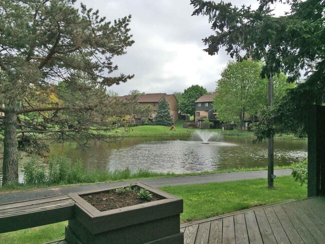 Building Photo - 2547 Meade Ct