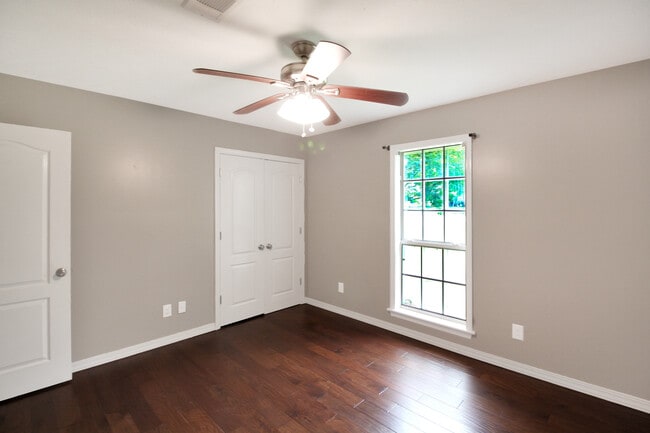 Building Photo - 114 Trace Ridge Dr