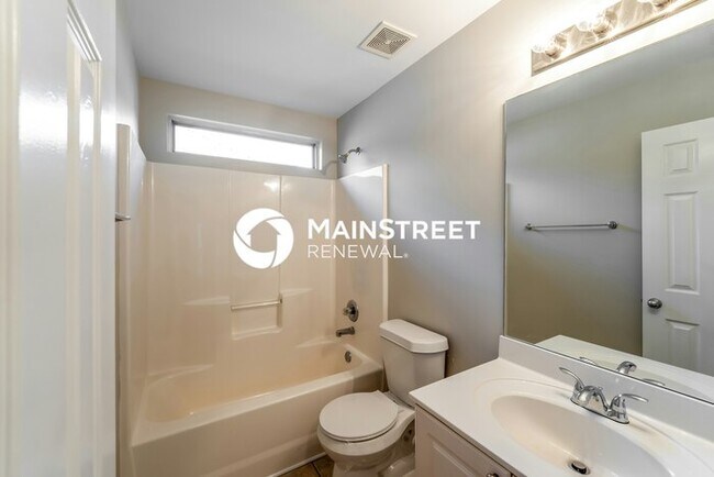 Building Photo - 3 Bedroom Pet-Friendly Home in PELL CITY, AL with Main Street Renewal