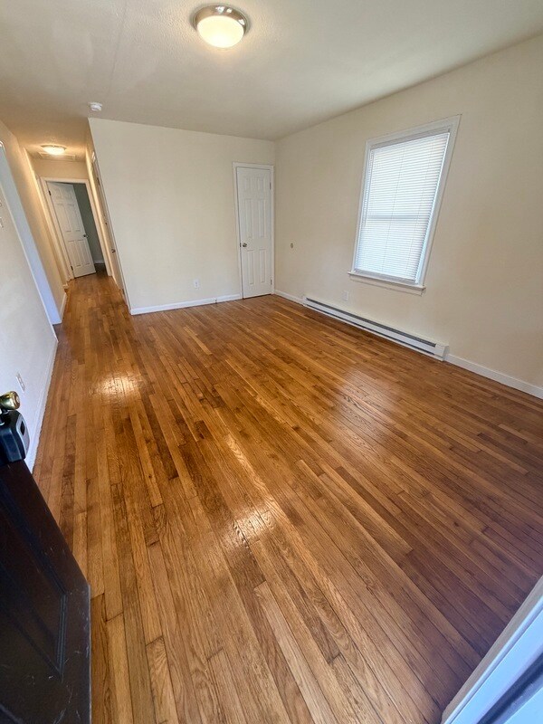 Building Photo - 611 Hazelhurst Ave