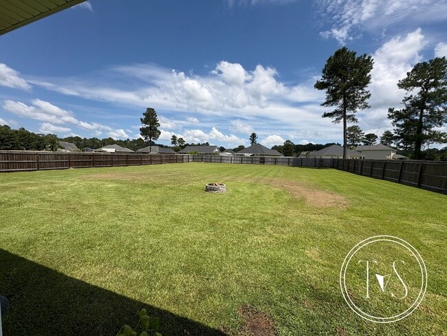 Building Photo - RATE DROP ALERT (WAS $2400/MONTH) and FALL...