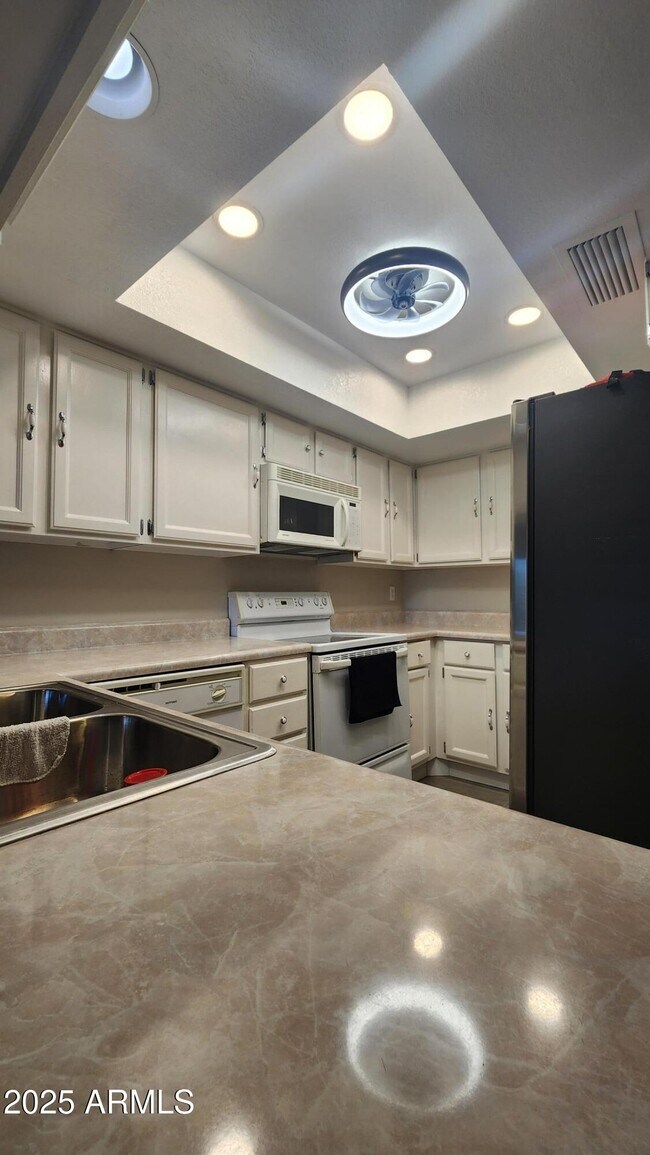 Building Photo - 4330 N 5th Ave