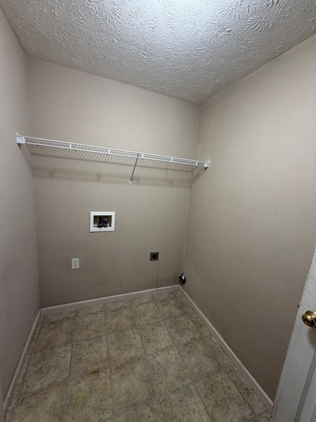 Building Photo - 525 Plantation Way