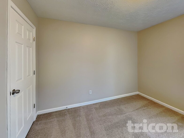 Building Photo - 360 Springhaven Way SE