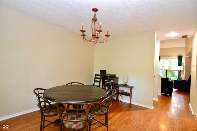 Building Photo - 1111 Island Woods Dr