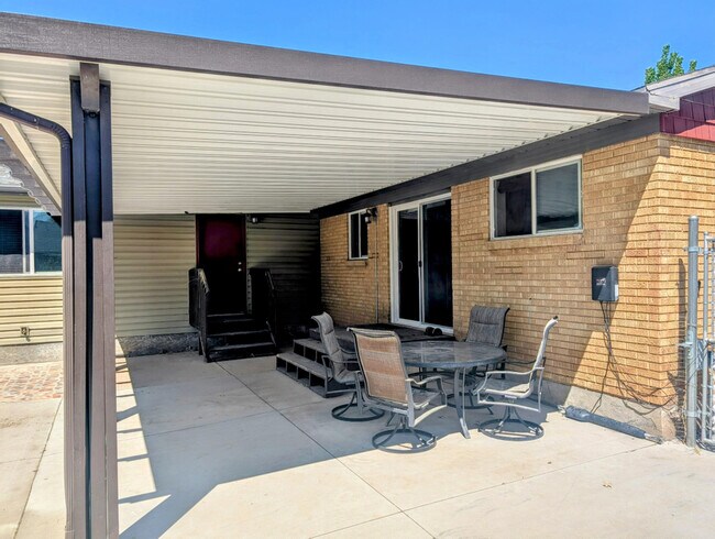 Building Photo - Harrisville