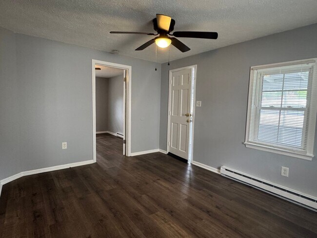 Building Photo - 1211 Wall Ave