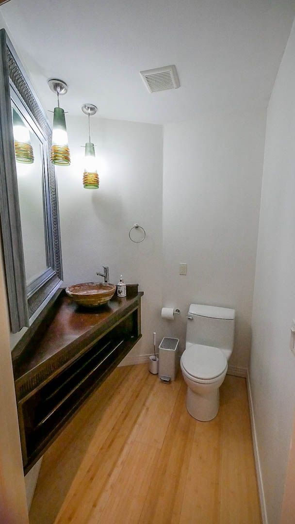 Building Photo - Stylish Sea Colony 3-Level Townhome!