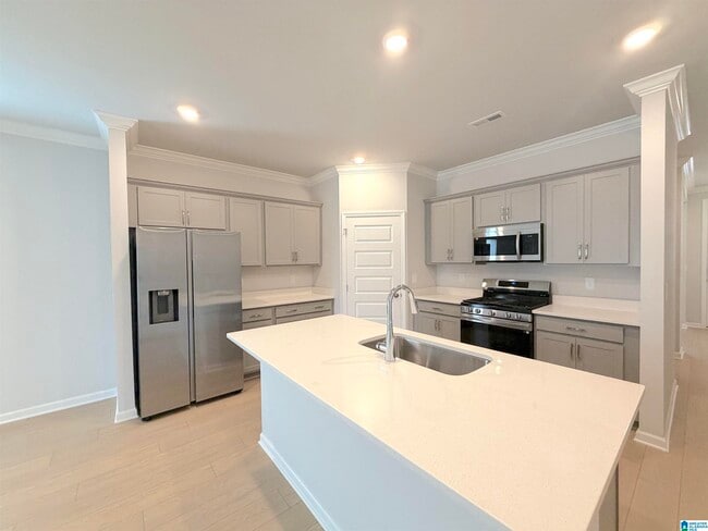 Building Photo - 204 Stockyard Cir