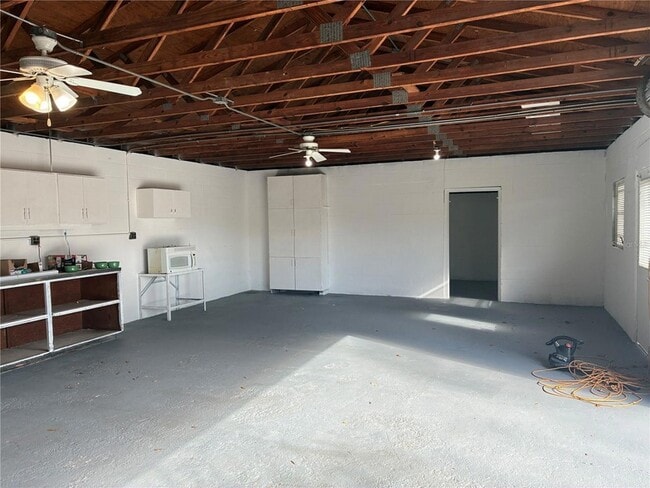 Building Photo - 6905 S Trask St