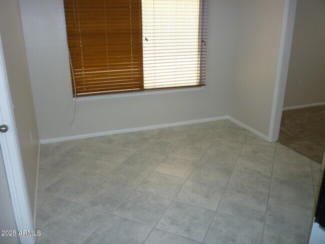 Building Photo - 12618 W Parkwood Dr