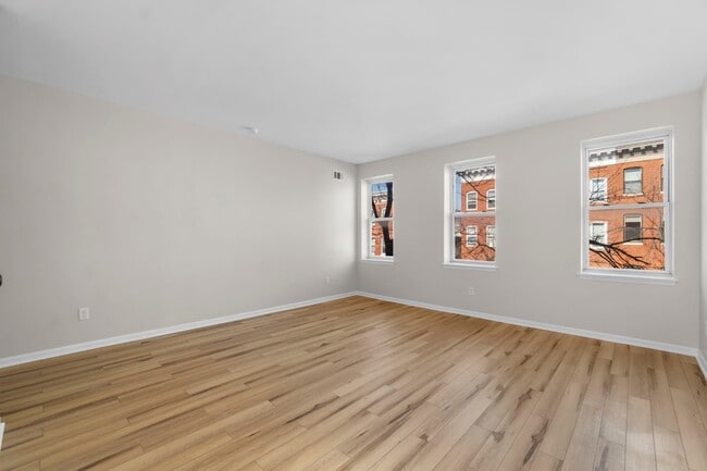 Building Photo - 2027 E Baltimore St