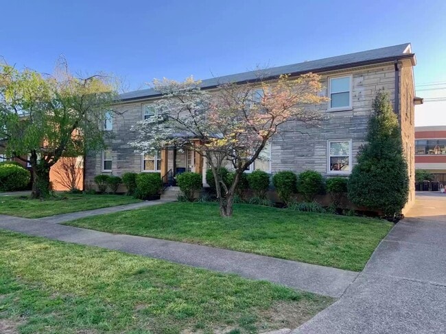 Building Photo - 2905 Abigail Dr