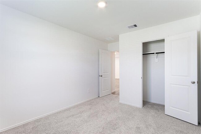 Building Photo - 4302 Freya Pointe Dr