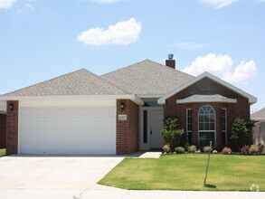 Building Photo - House Located Minutes From W. Loop 289 Acc...