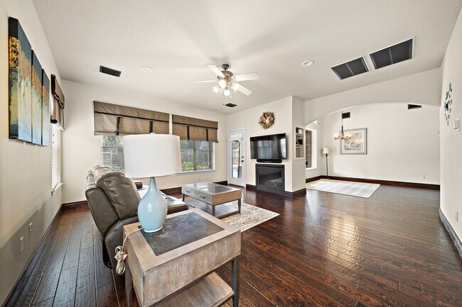 Building Photo - 22634 Cascade Springs Dr