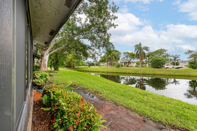 Building Photo - 13462 Sabal Palm Ct