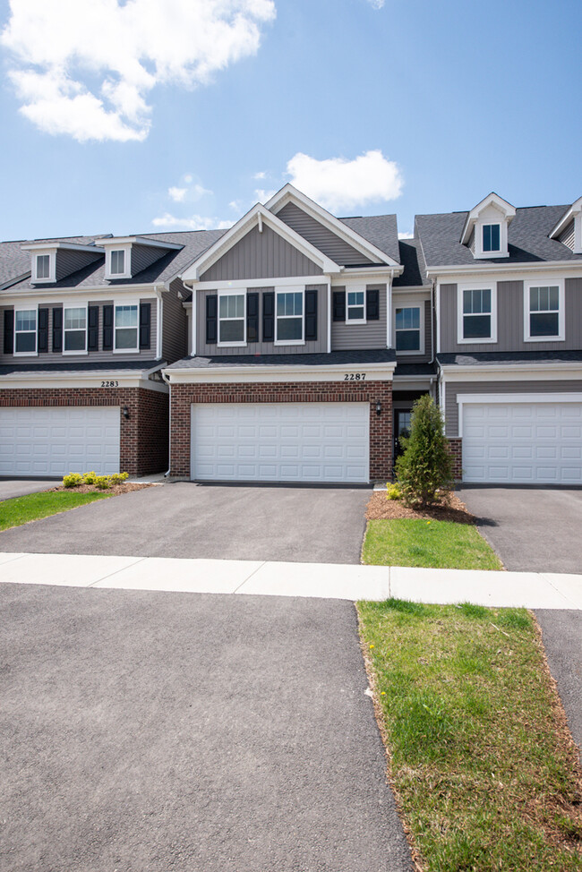Primary Photo - 2287 Ryegrass Ln