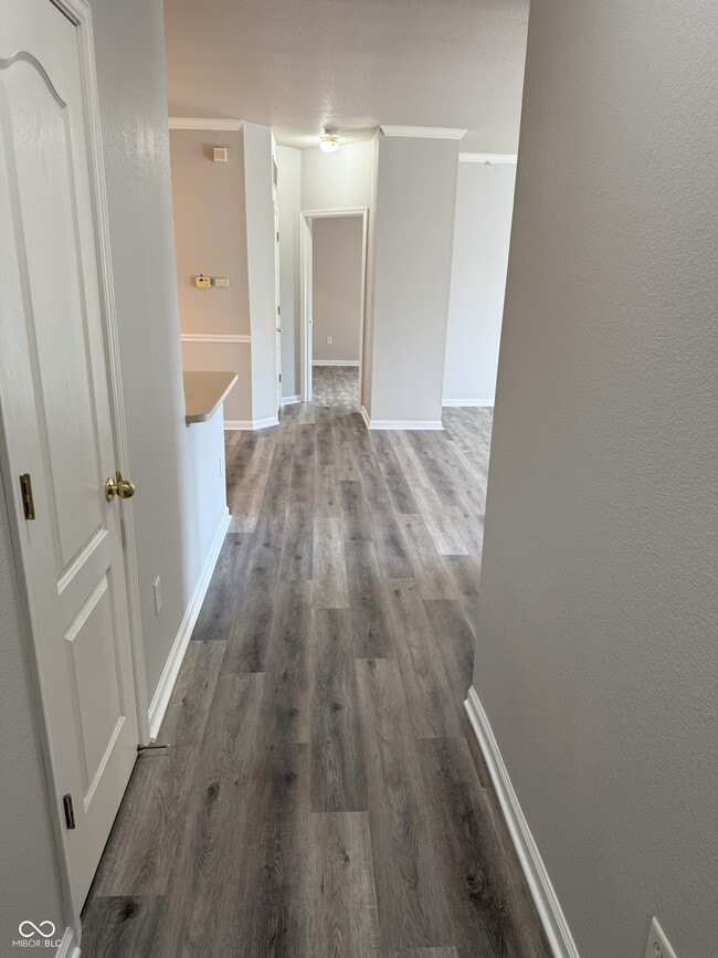 Building Photo - 12880 University,Unit 3b Crescent
