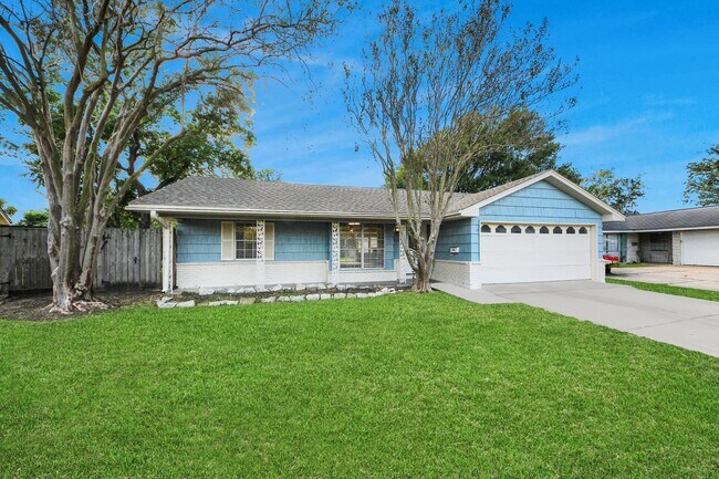 Building Photo - 7914 Marinette Dr