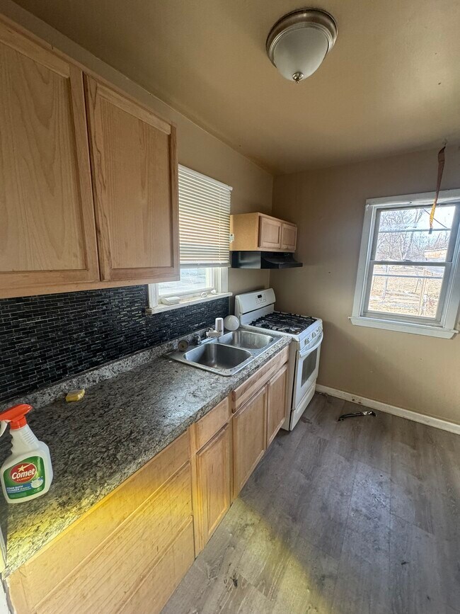 Building Photo - 1601 Mabel Ave