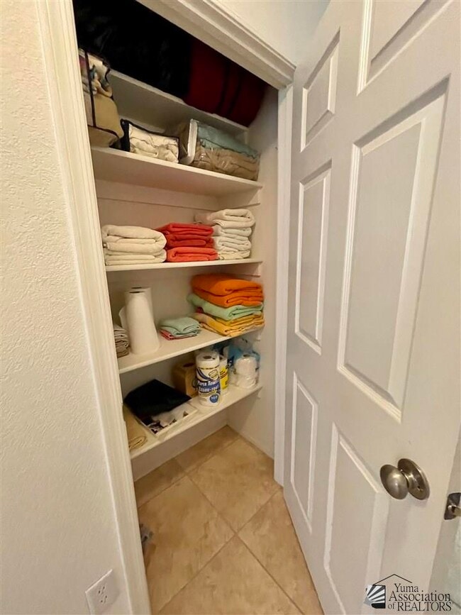 Building Photo - 10277 S Del Rey Dr