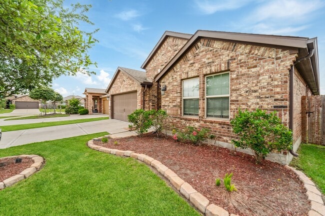 Building Photo - 6926 Ithaca Heights Ln