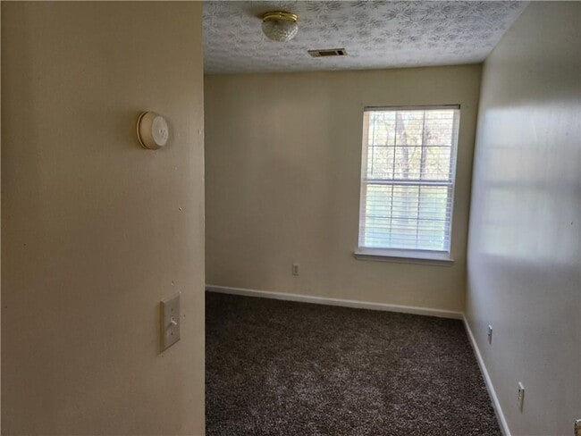 Building Photo - 2935 Fields Dr