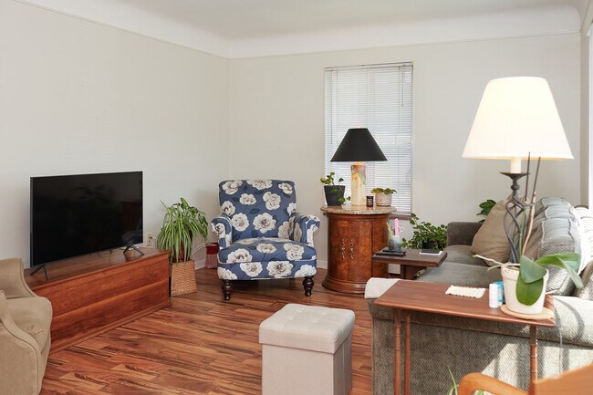 Building Photo - 4304 13 Mile Rd