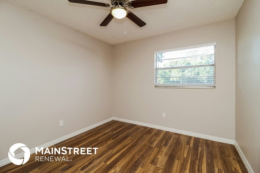 Building Photo - 1102 E Normandy Blvd