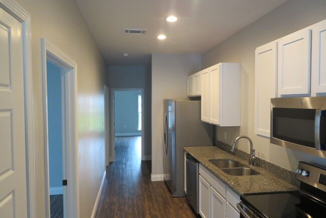 Building Photo - 203 Lacey Eden Ln