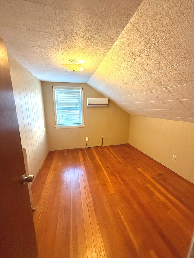 Building Photo - Seneca Turnpike East 220/222