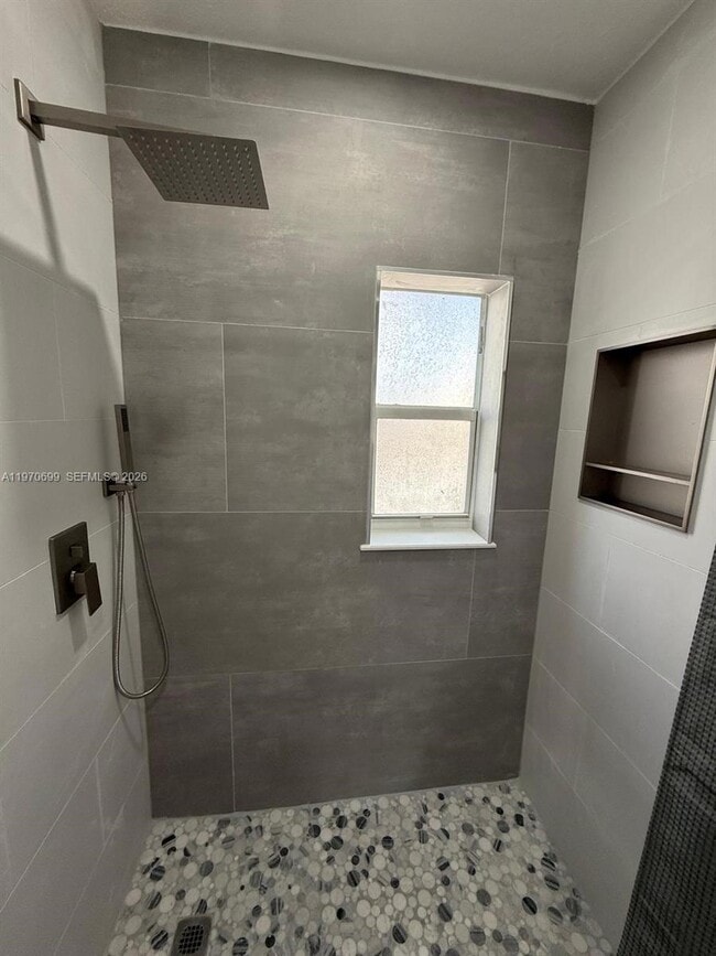 Building Photo - 3450 SW 9th St