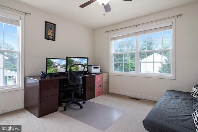 Building Photo - 132B Pineview Ave
