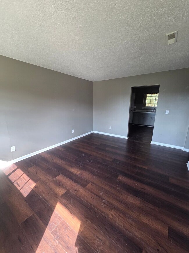 Building Photo - Ringgold 17