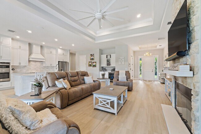 Building Photo - 12955 SW Kanner Hwy