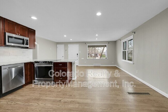 Building Photo - 2761 S Hazel Ct