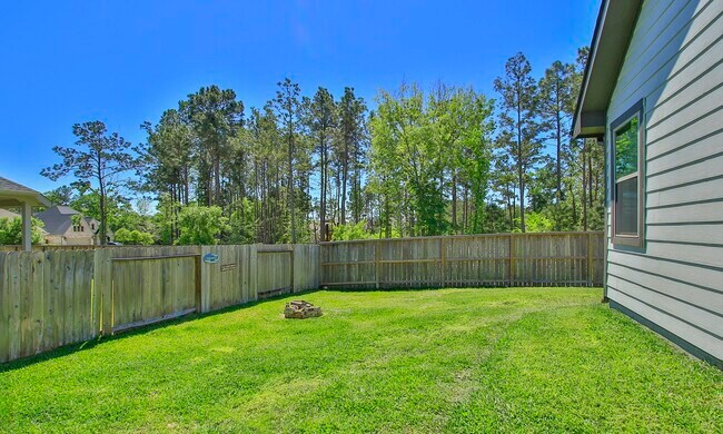 Building Photo - 320 Rise Ln