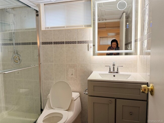 Building Photo - 76-12 175th St