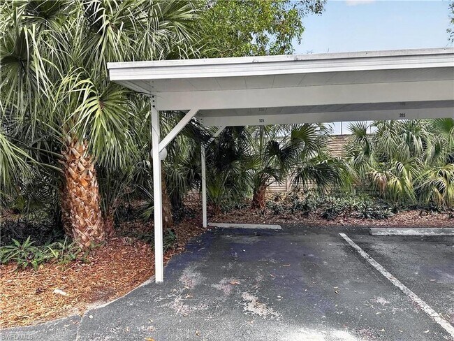 Building Photo - 1701 Courtyard Way
