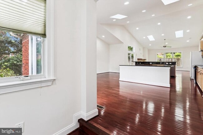 Building Photo - 9915 Ashburton Ln