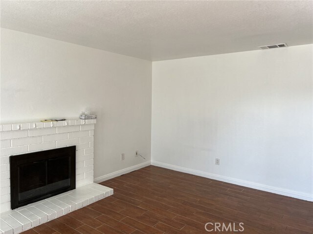 Building Photo - 8580 Club House Dr