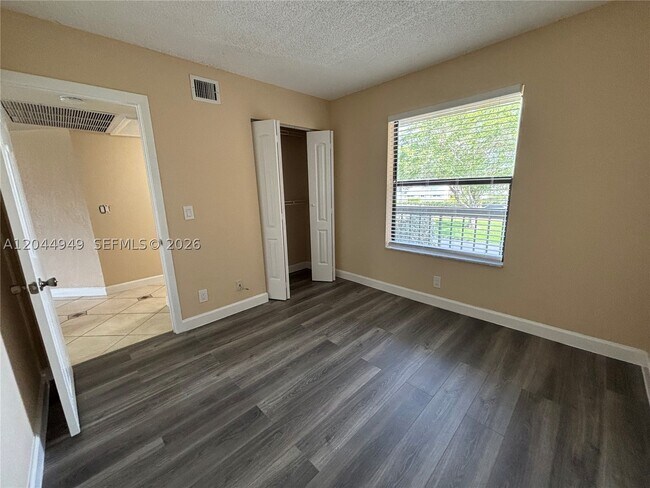 Building Photo - 21909 Lake Forest Cir
