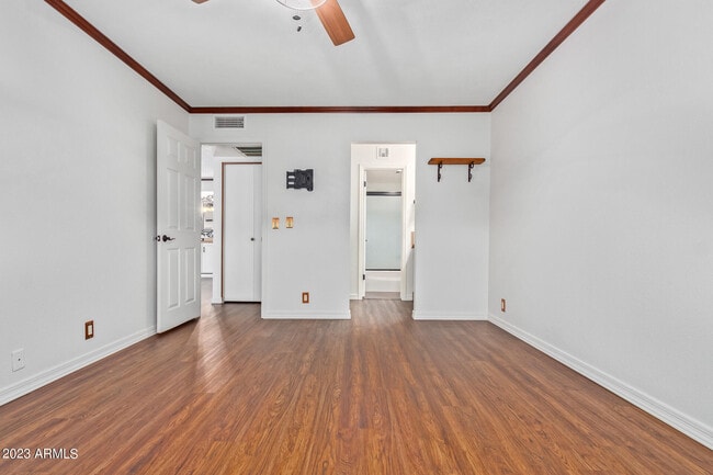 Building Photo - 4150 E Cactus Rd