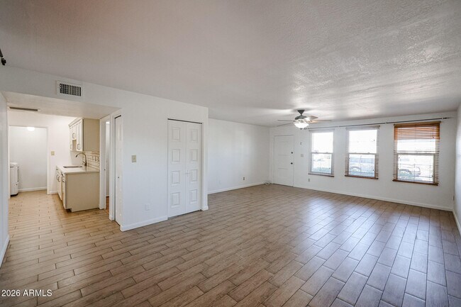 Building Photo - 8333 E Orange Blossom Ln