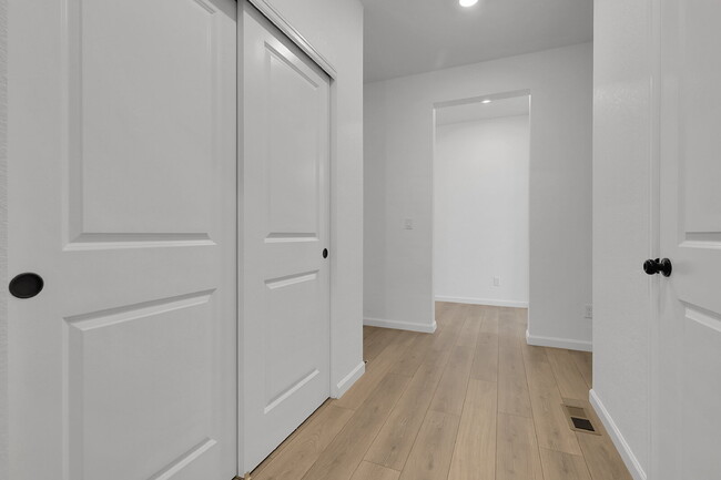 Building Photo - $3,250.00, 3 bed, 2.5-bath located in Cast...