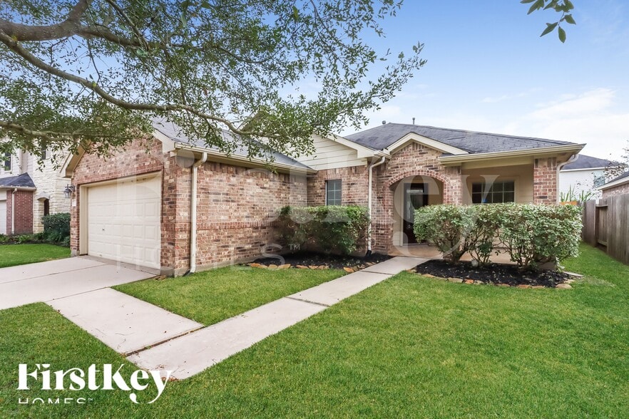 Building Photo - 2726 Lakecrest Way Dr